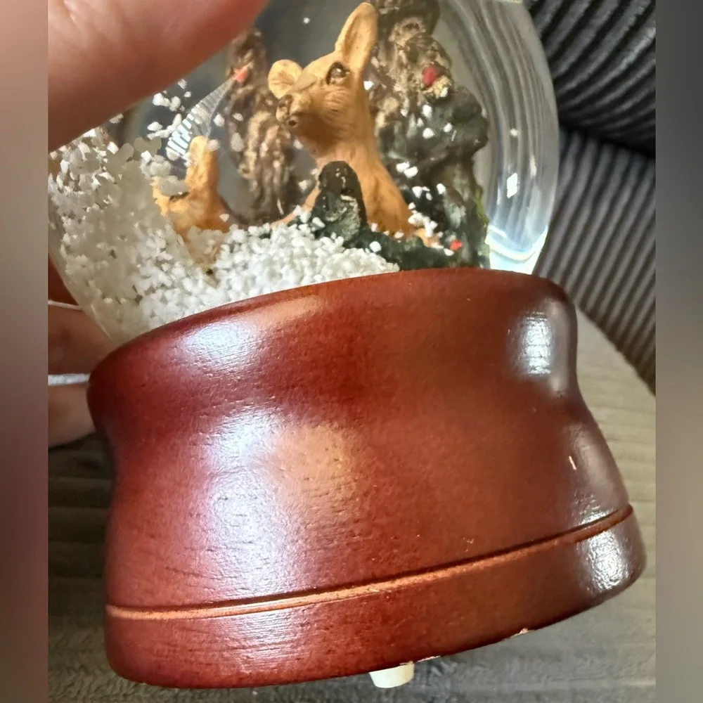 VTG Silvestri Deer Snow Globe with Wooden Base Musical Christmas Holiday Box